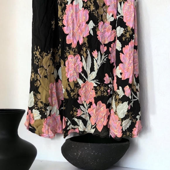Free People Get To You Floral Printed Maxi Dress in Black Combo Size Small - Picture 12 of 16